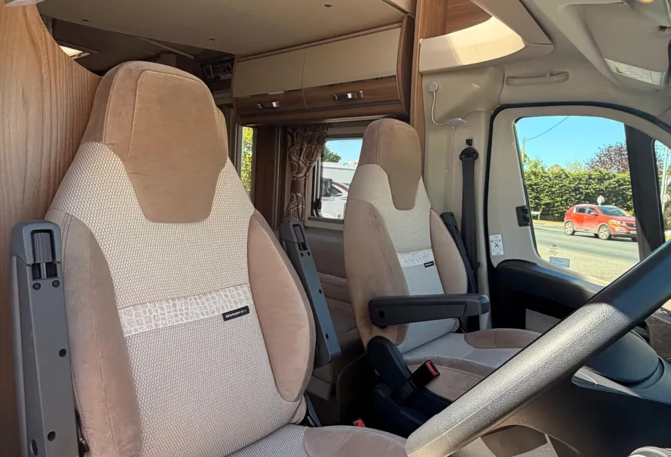 Swift Motorhomes  Bessacarr 596 6 Berth 6 Belted Automatic Motorhome 2018