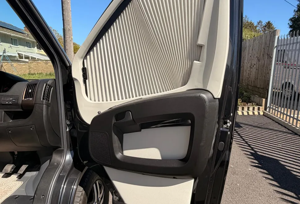 Swift Motorhomes  Bessacarr 596 6 Berth 6 Belted Automatic Motorhome 2018