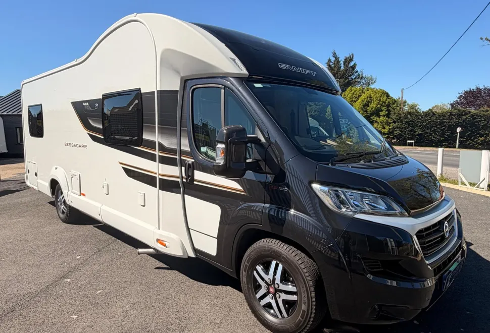 Swift Motorhomes  Bessacarr 596 6 Berth 6 Belted Automatic Motorhome 2018