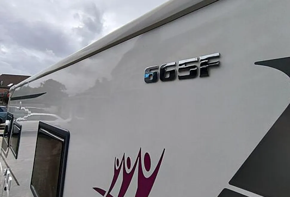 Rapido  665 F (Automatic) 2021
