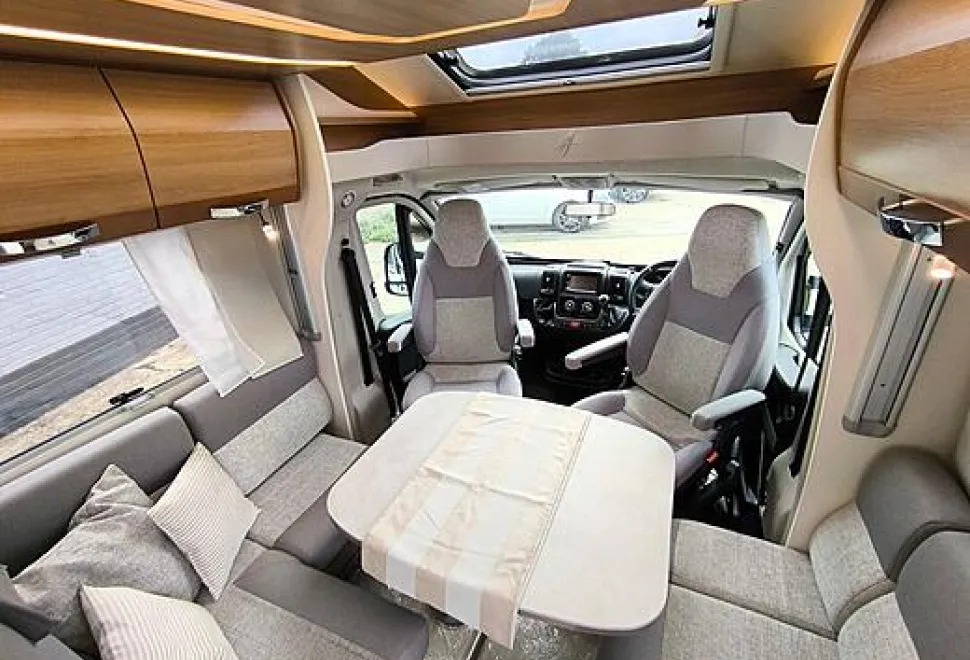 Rapido  665 F (Automatic) 2021