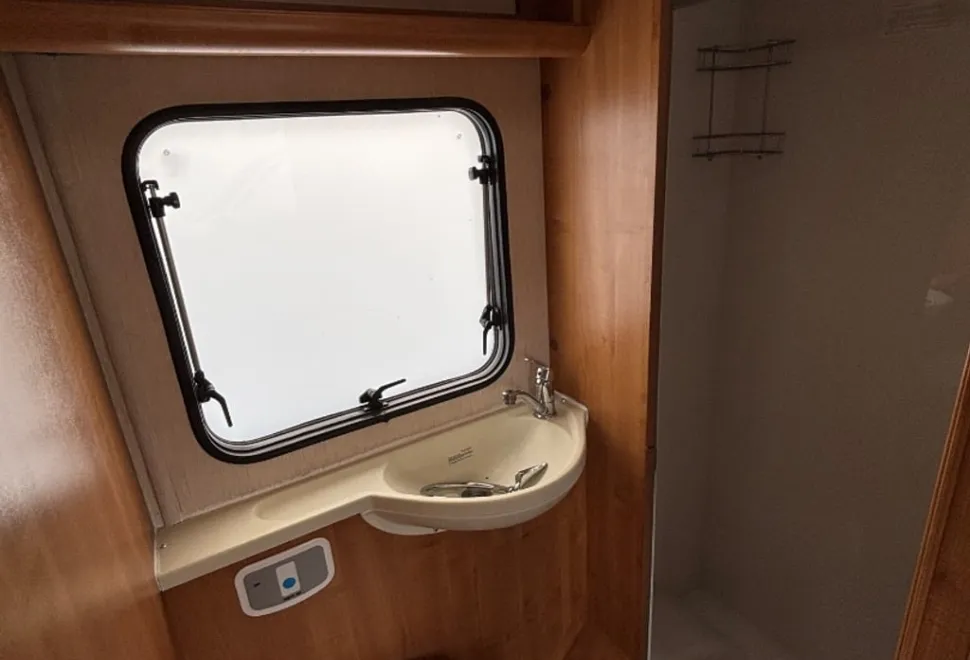 Autotrail Tribute T-720 Sport 2012