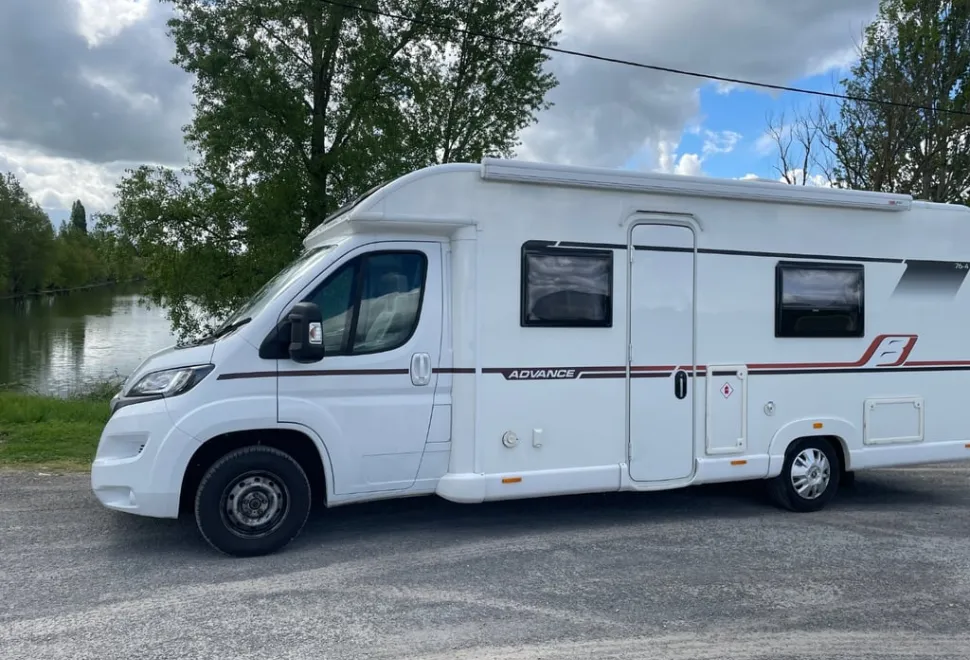 Bailey Advance 76-4 2018