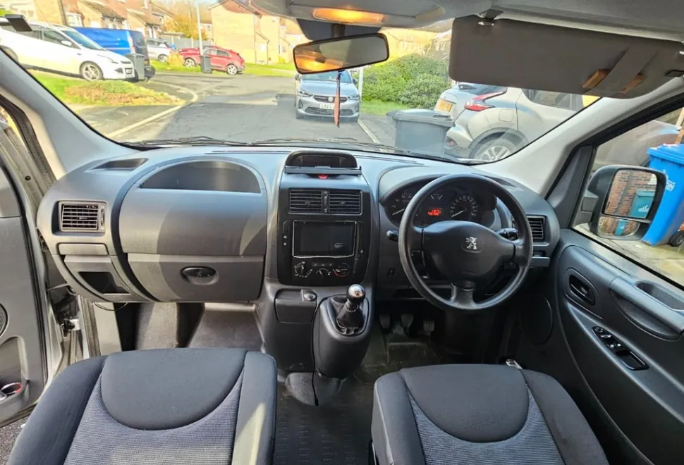 Peugeot Expert tepee with pop top 2016
