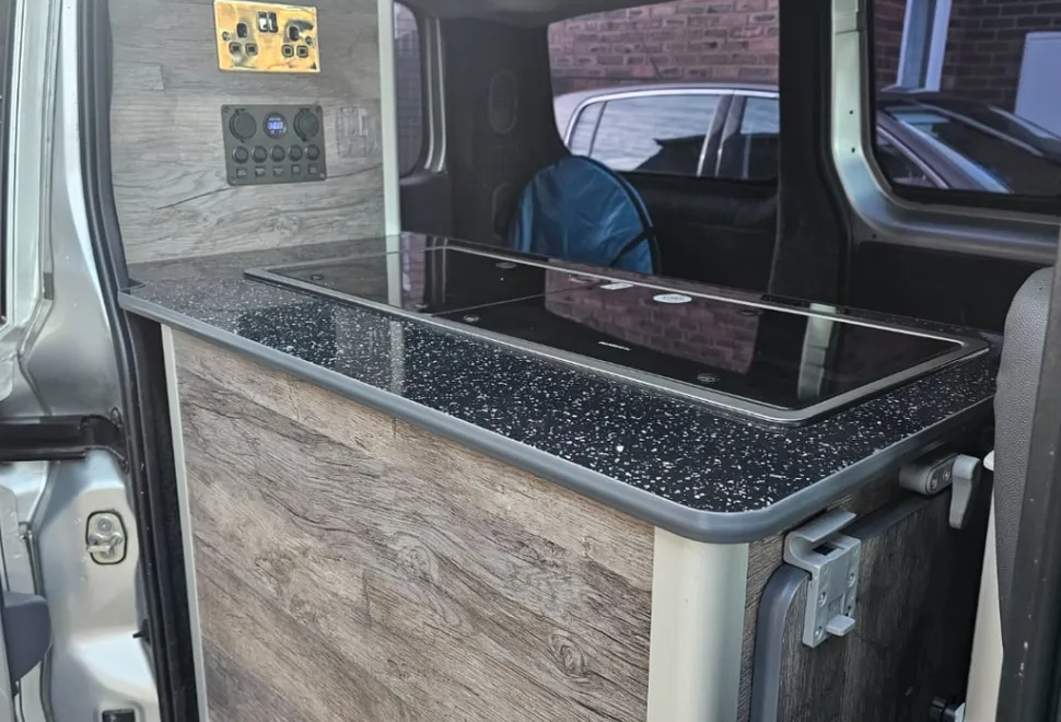 Peugeot Expert tepee with pop top 2016
