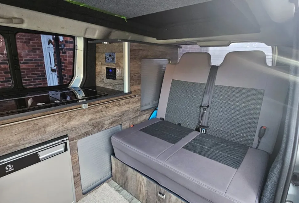 Peugeot Expert tepee with pop top 2016