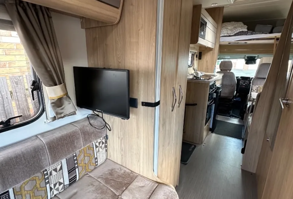 Elddis Autoquest Evolution 180 (Brownhills special with black cab) 2015
