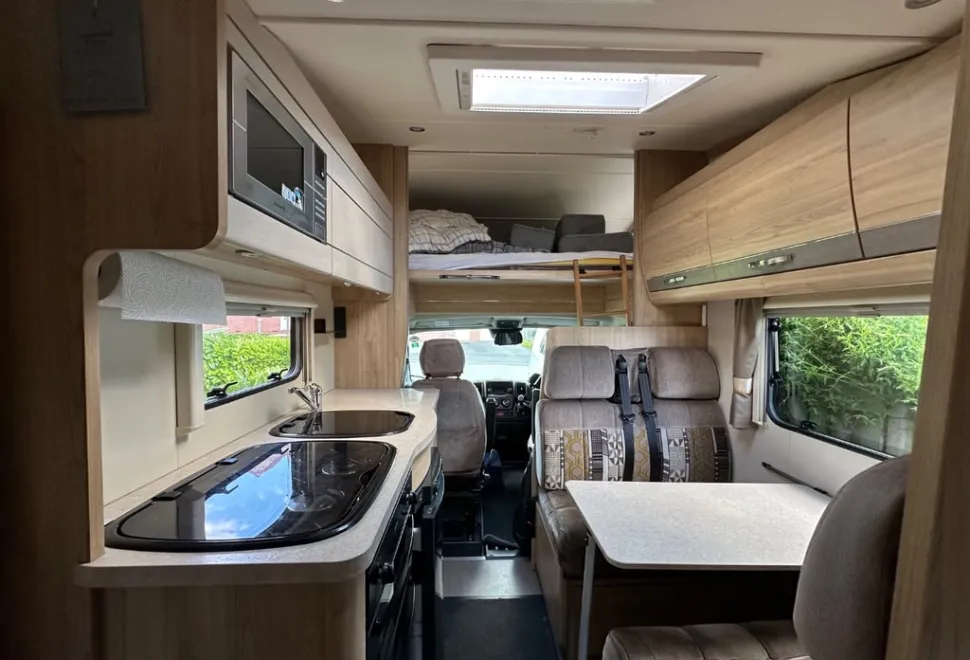Elddis Autoquest Evolution 180 (Brownhills special with black cab) 2015