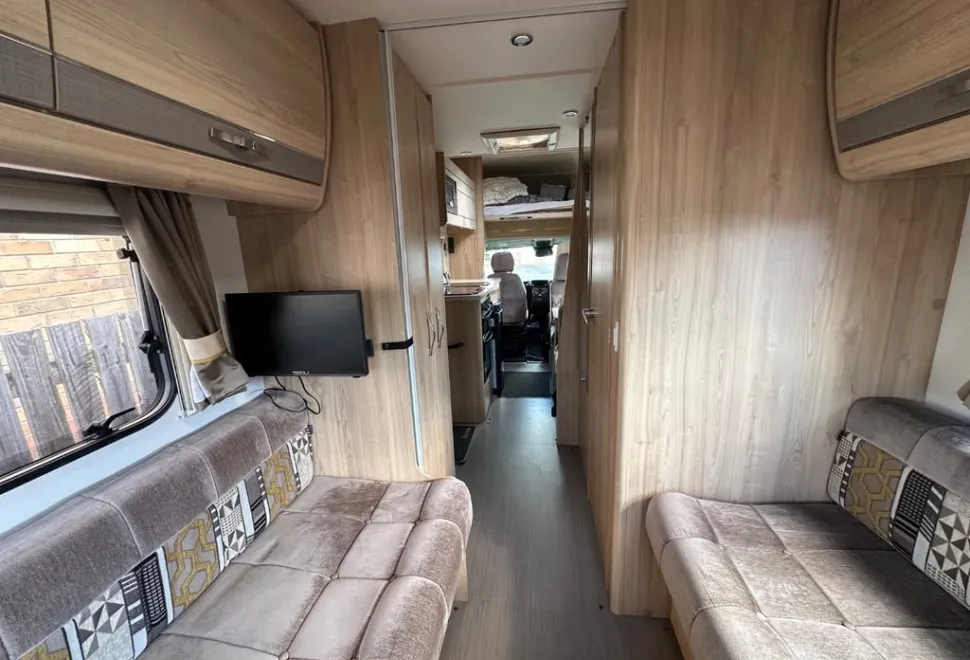 Elddis Autoquest Evolution 180 (Brownhills special with black cab) 2015