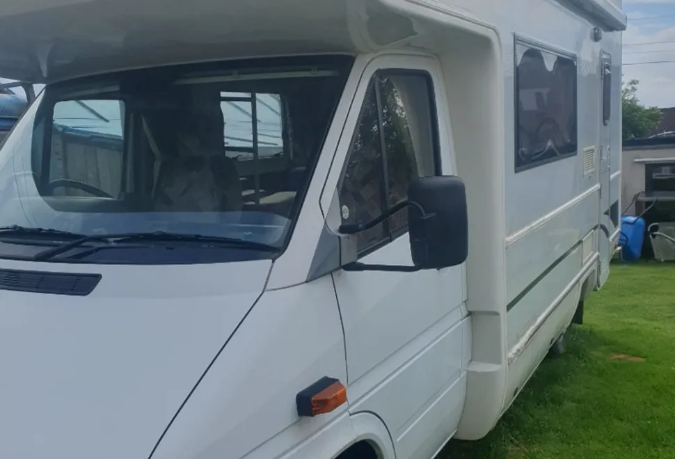 Compass Caravelle 2001
