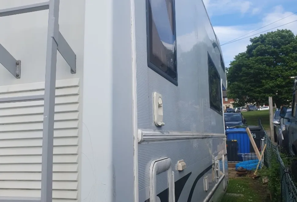 Compass Caravelle 2001
