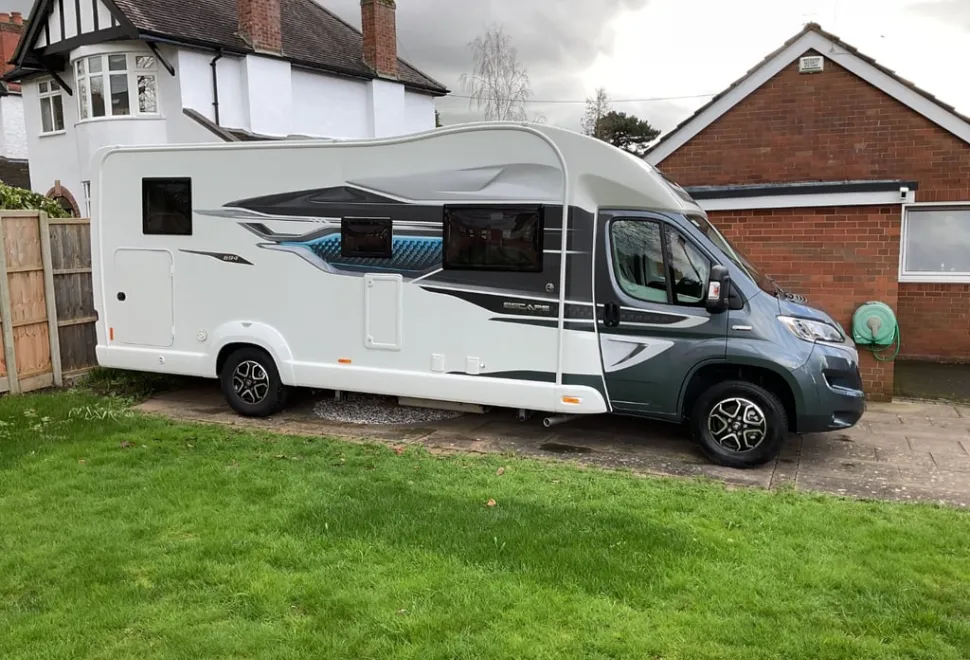 Swift Escape 694 2022