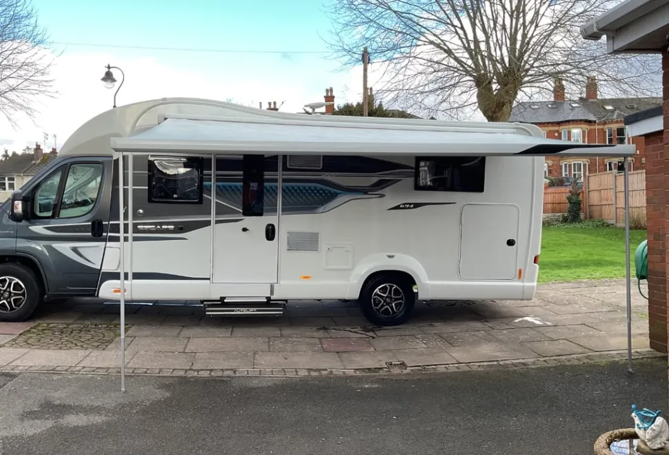 Swift Escape 694 2022