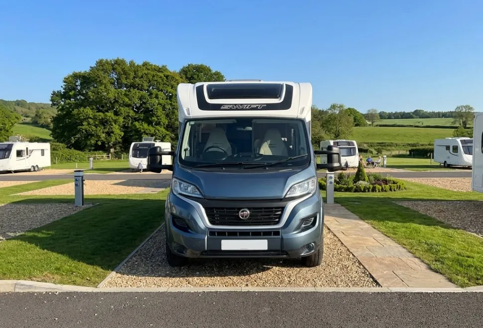 Swift Escape 694 2022