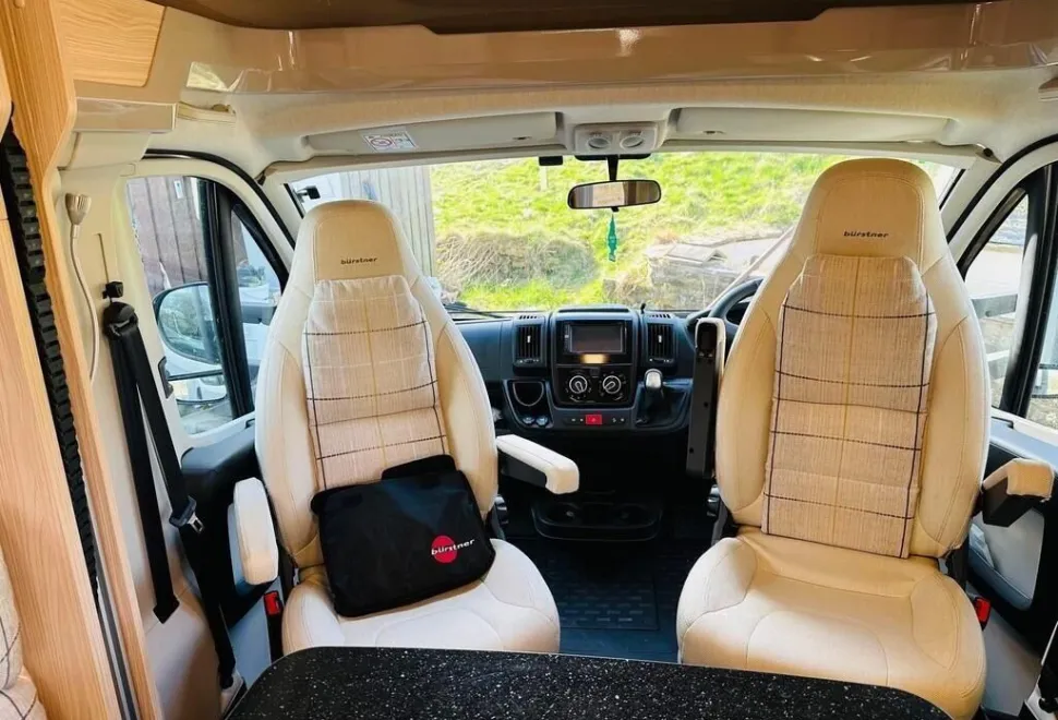 BURSTNER IXEO 728G 2016