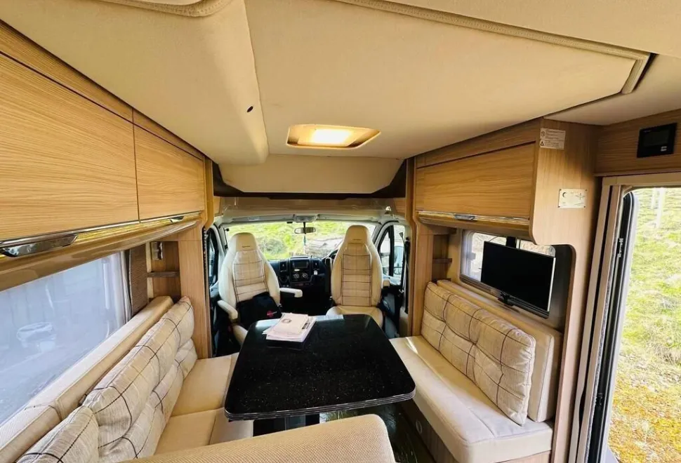 BURSTNER IXEO 728G 2016