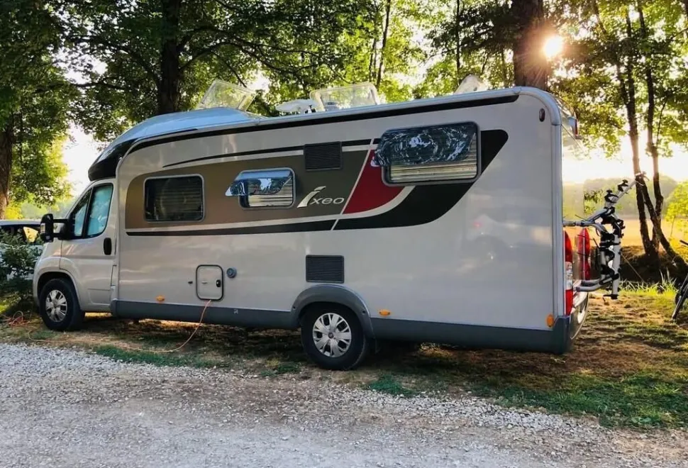 BURSTNER IXEO 728G 2016