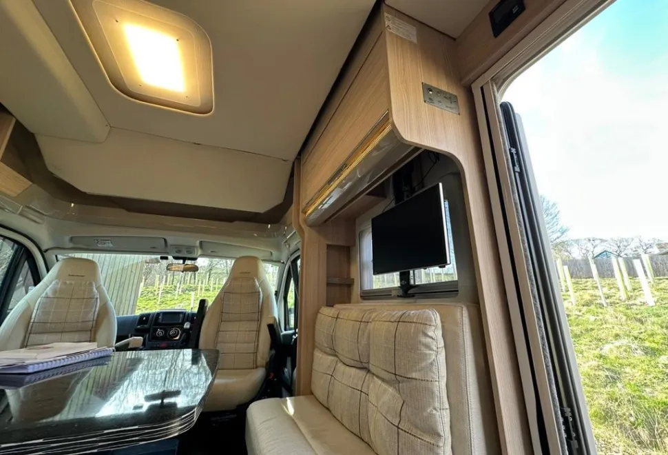 BURSTNER IXEO 728G 2016