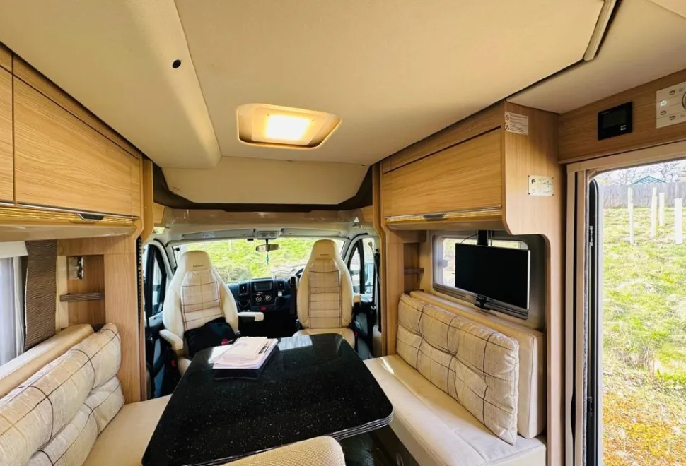 BURSTNER IXEO 728G 2016