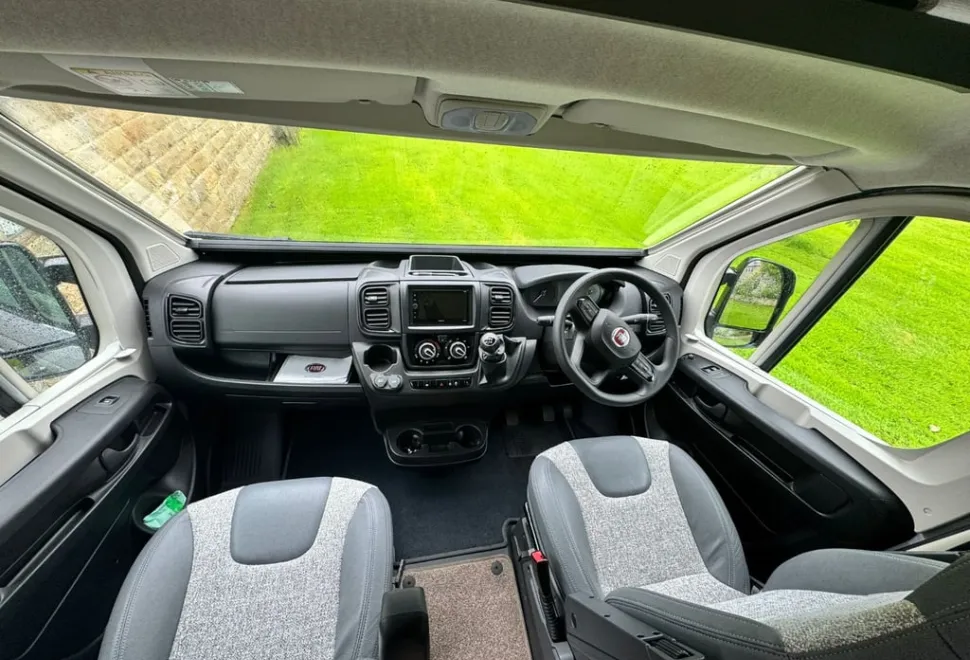 Autotrail Expedition 67 2024