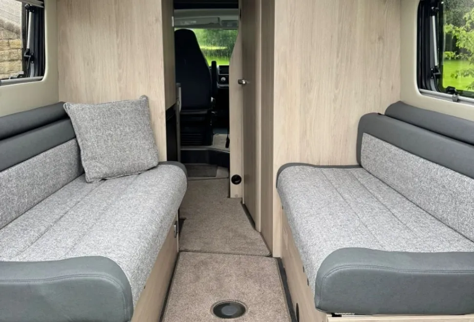 Autotrail Expedition 67 2024
