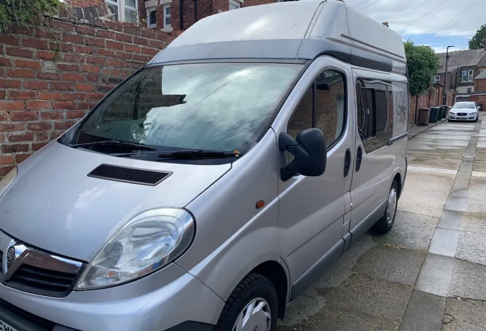 Vauxhall Vivaro Hi-top 2011