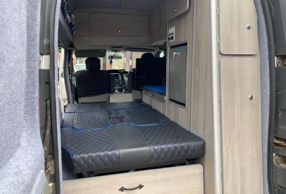 Vauxhall Vivaro Hi-top 2011