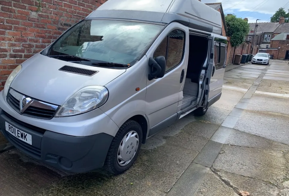 Vauxhall Vivaro Hi-top 2011