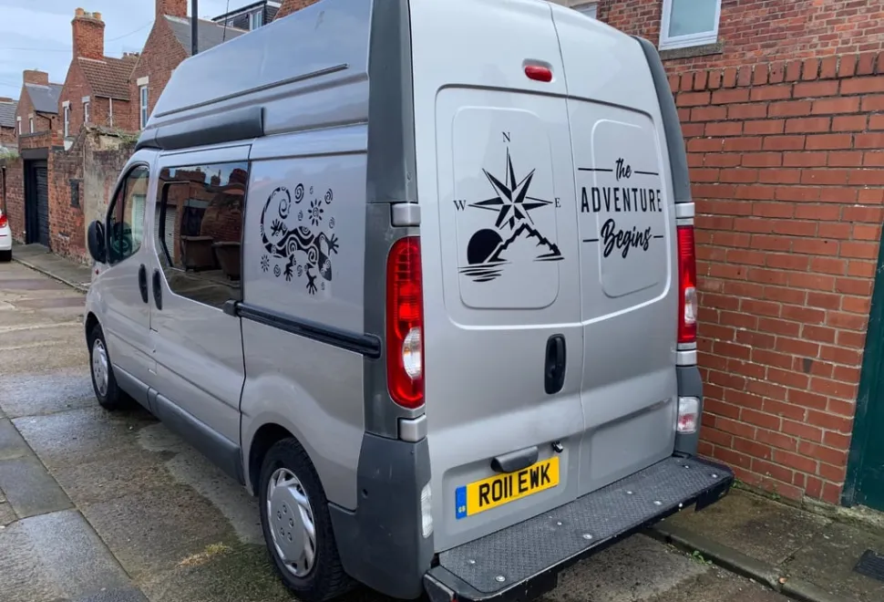 Vauxhall Vivaro Hi-top 2011