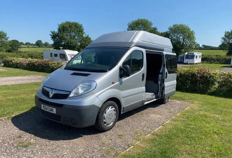 Vauxhall Vivaro Hi-top 2011