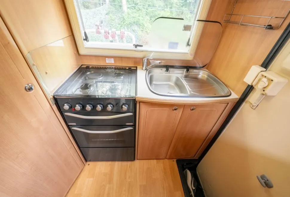 Auto-Sleeper Neuvo ES 2005