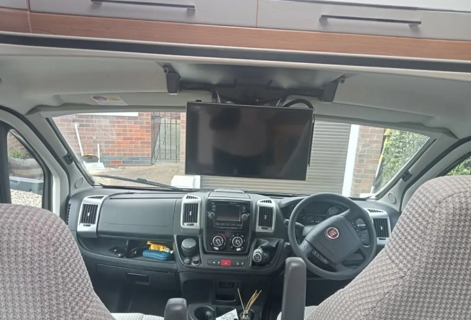Auto-Trail Tracker 2015