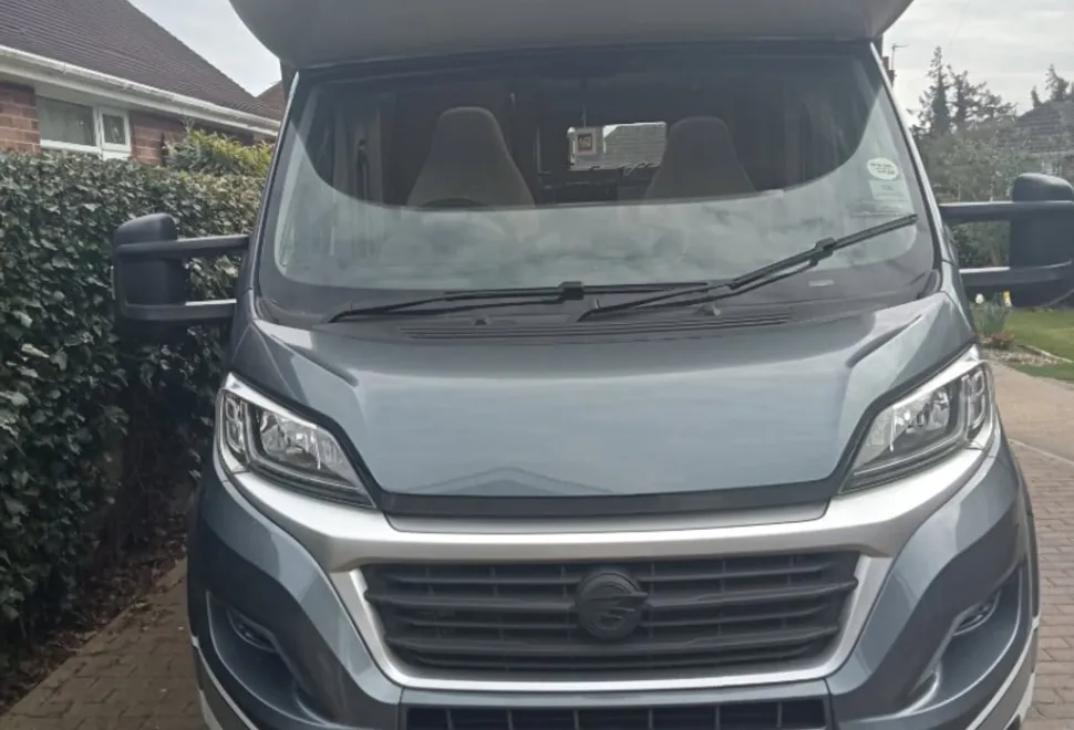 Auto-Trail Tracker 2015