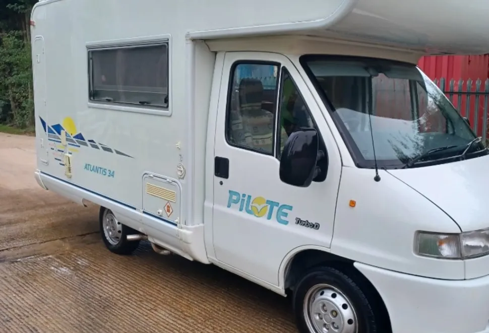 Pilote Atlantis 2003