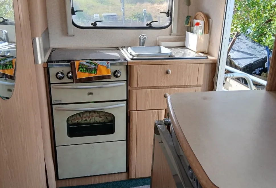 Autocruise Pioneer Jolliet 2002