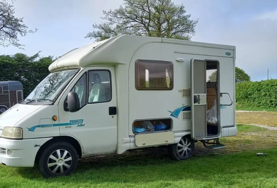 Autocruise Pioneer Jolliet 2002