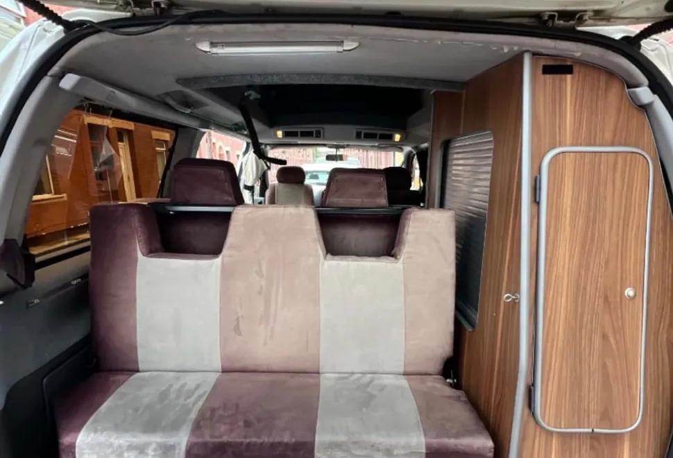 Toyota Granvia 2013
