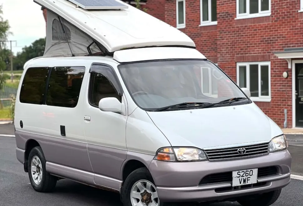 Toyota Granvia 2013