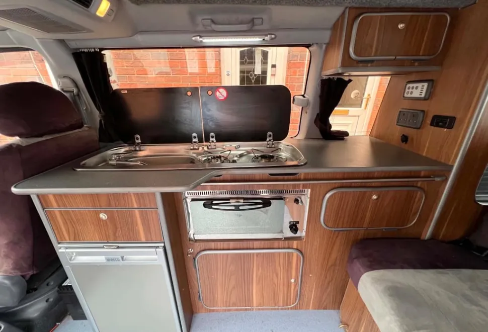 Toyota Granvia 2013