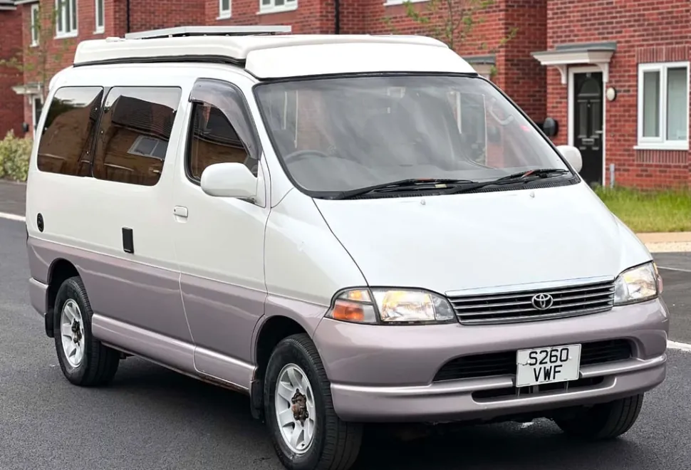 Toyota Granvia 2013