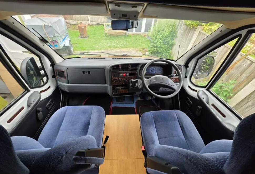 Auto-Sleeper Boxer 2001