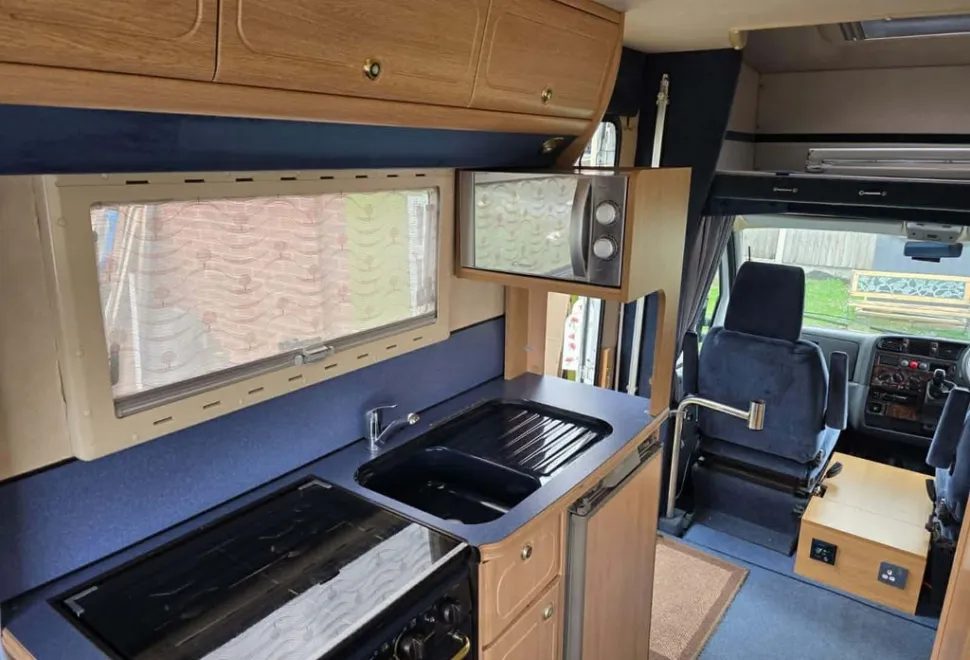 Auto-Sleeper Boxer 2001