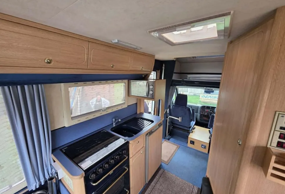 Auto-Sleeper Boxer 2001