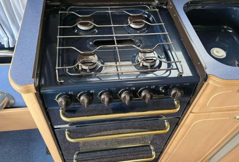 Auto-Sleeper Boxer 2001