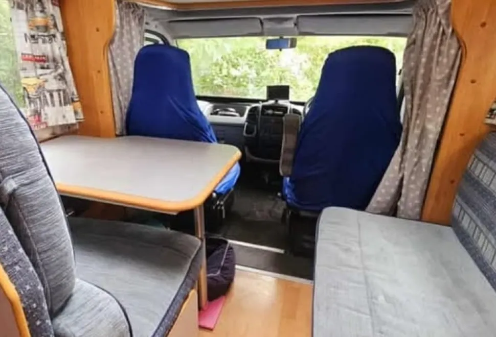 Adria Coral 660 2004
