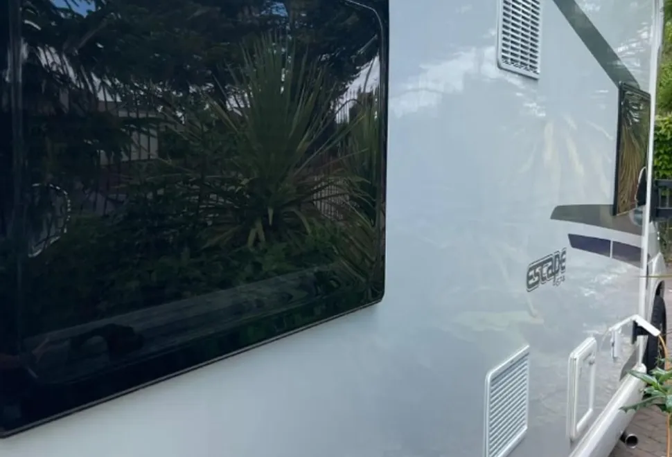 Swift escape 674 2017