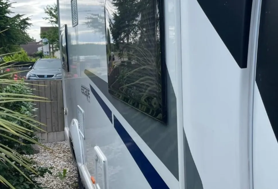 Swift escape 674 2017