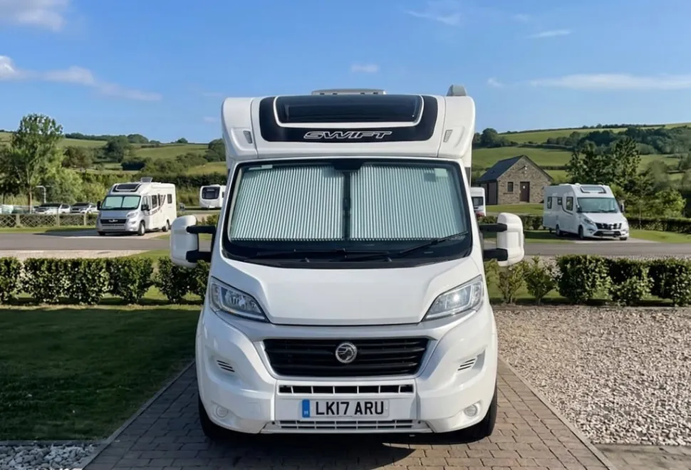 Swift escape 674 2017