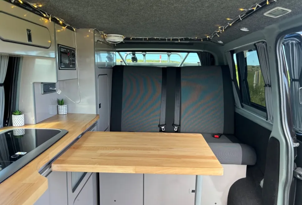 Volkswagen Transporter SWB 2016