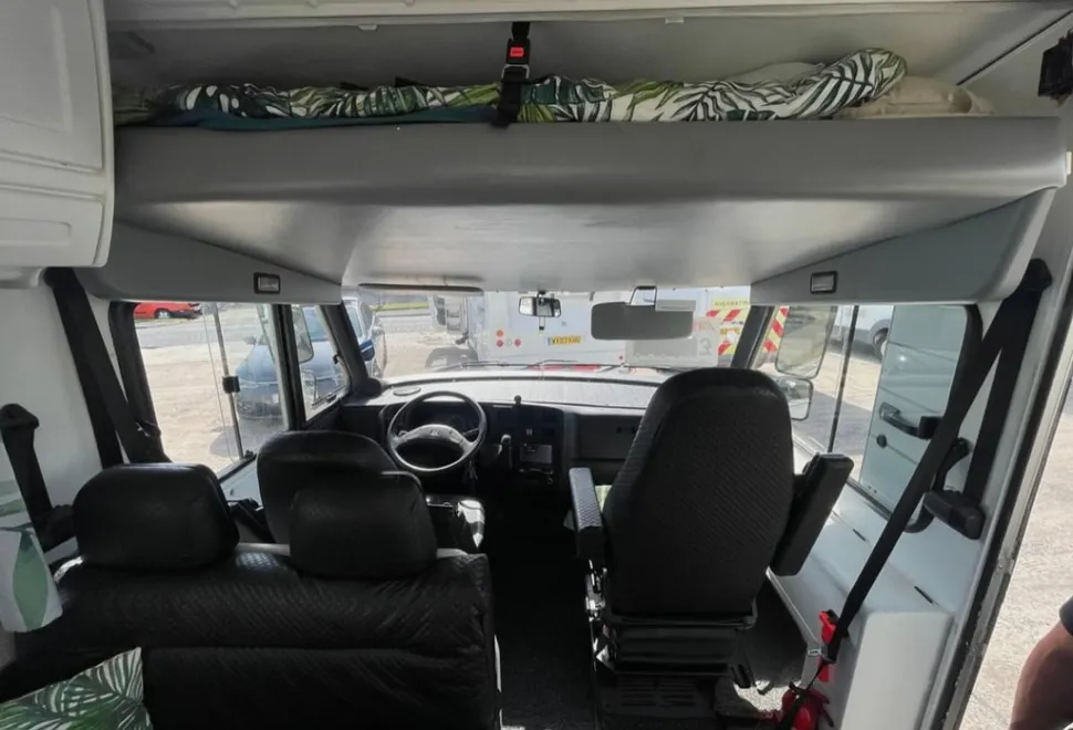 Hymer B564 4 berth a class 1995
